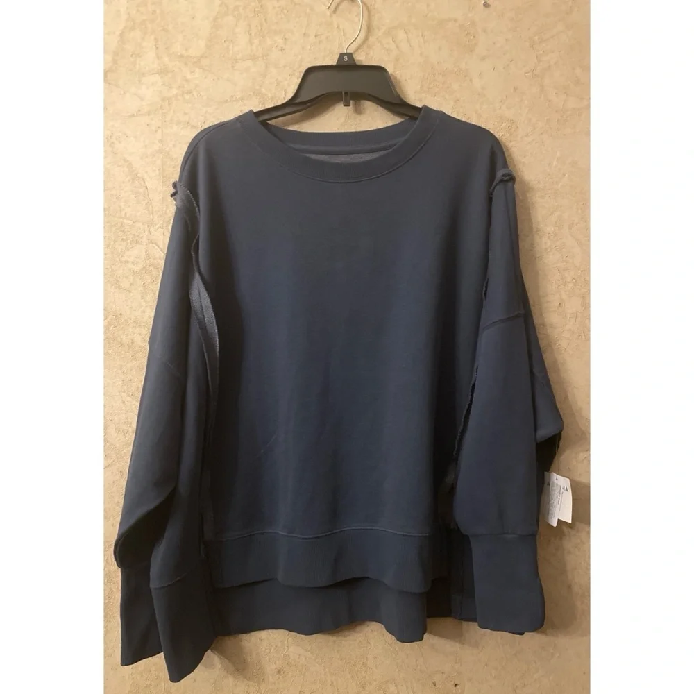Arizona Juniors Crew Neck Long Sleeve Sweatshirt